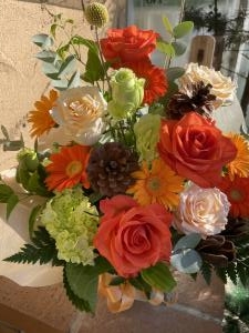 オレンジのフラワーアレンジメント｜「みどりやＲｉｃｏ」　（長野県岡谷市の花キューピット加盟店 花屋）のブログ